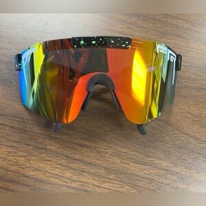 AgoKud Polarized Sunglasses. Sports colored.